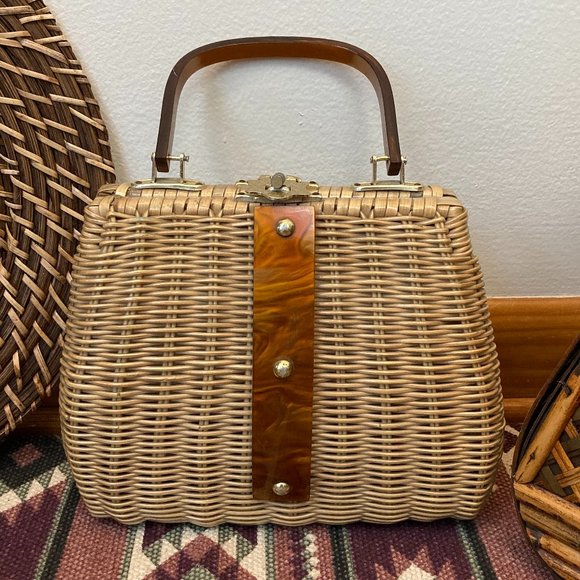 Vintage Handbags - Vintage RARE Mid-Century Wicker Style Handbag
